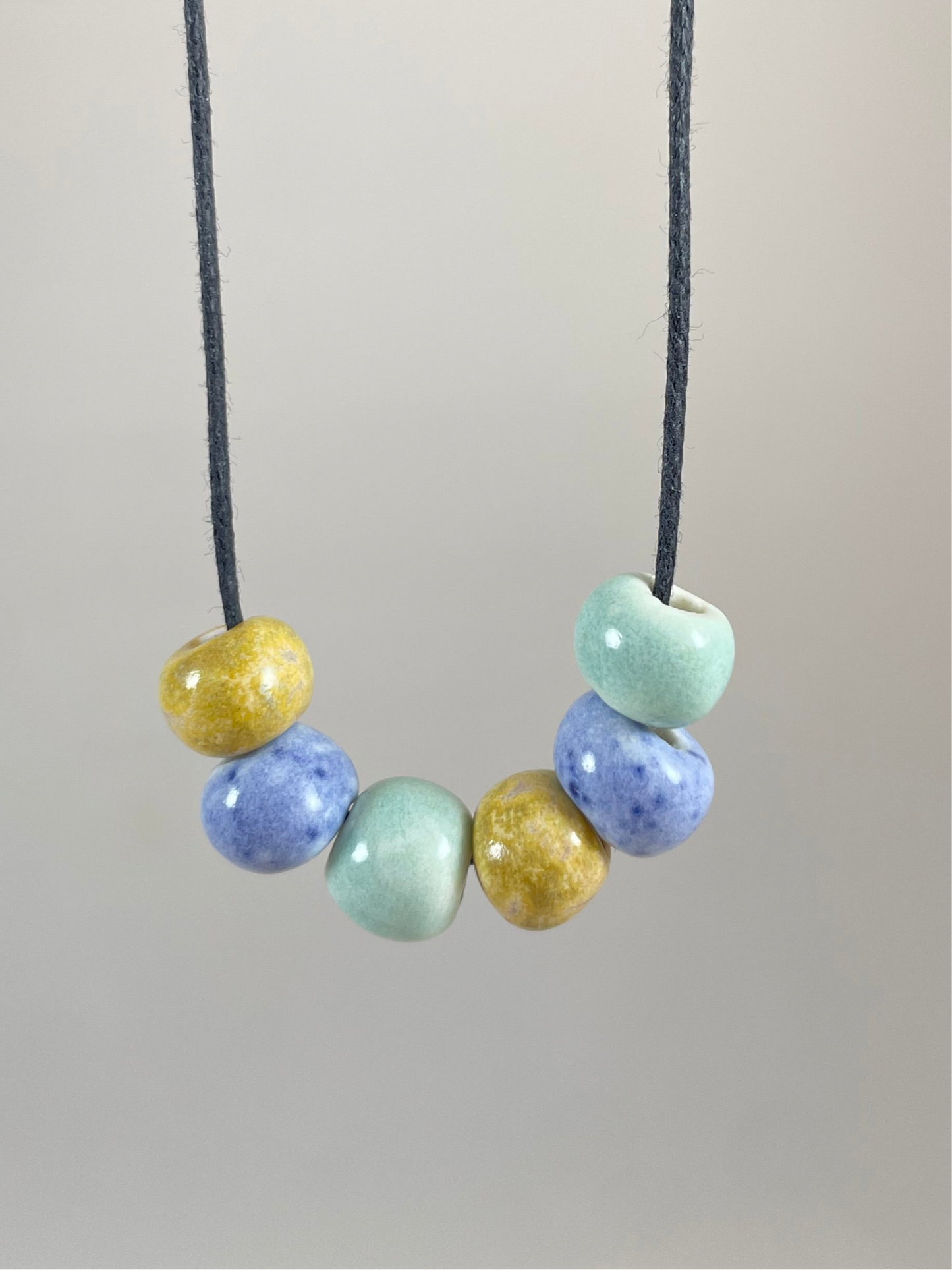 Porcelain necklace 018