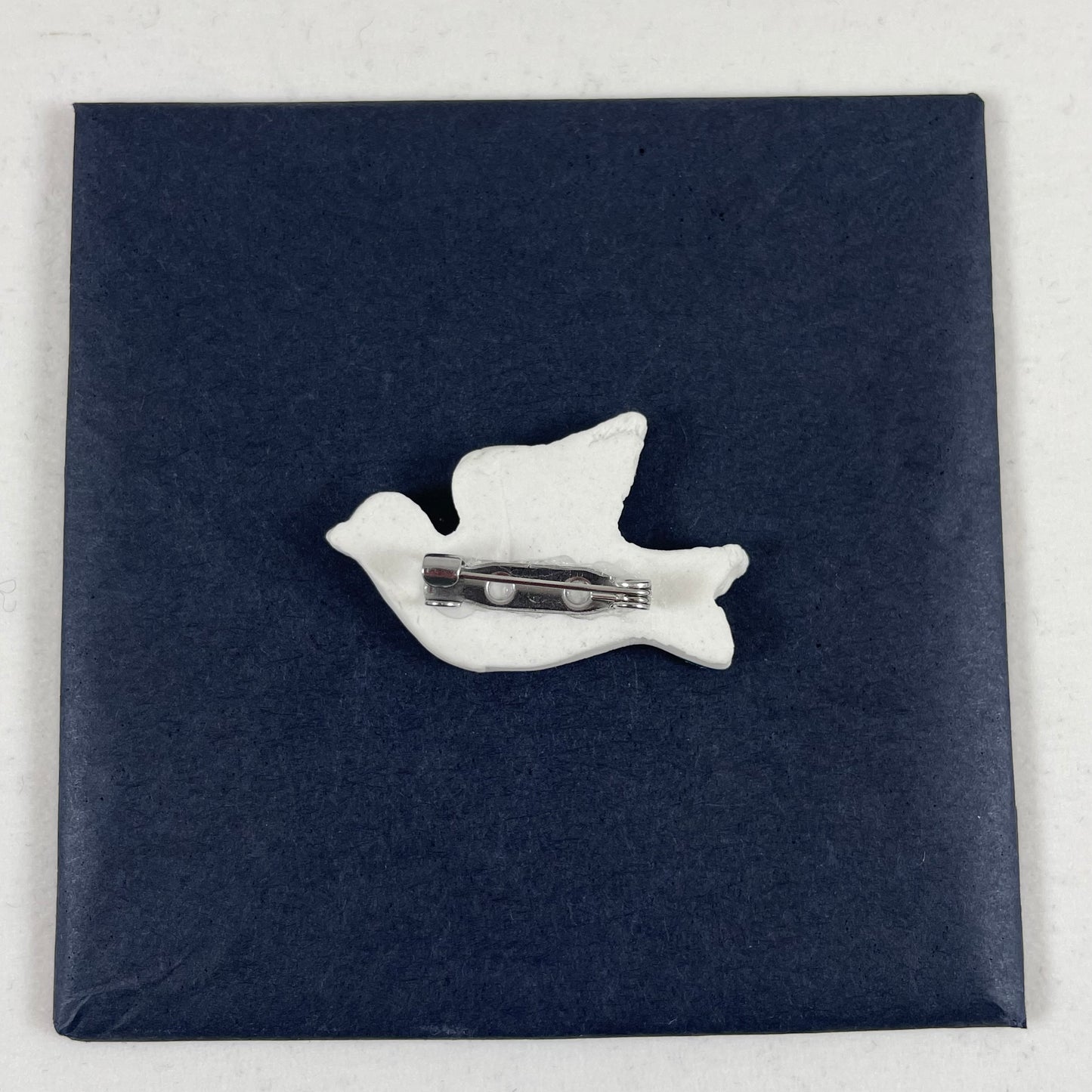 Porcelain brooch 011