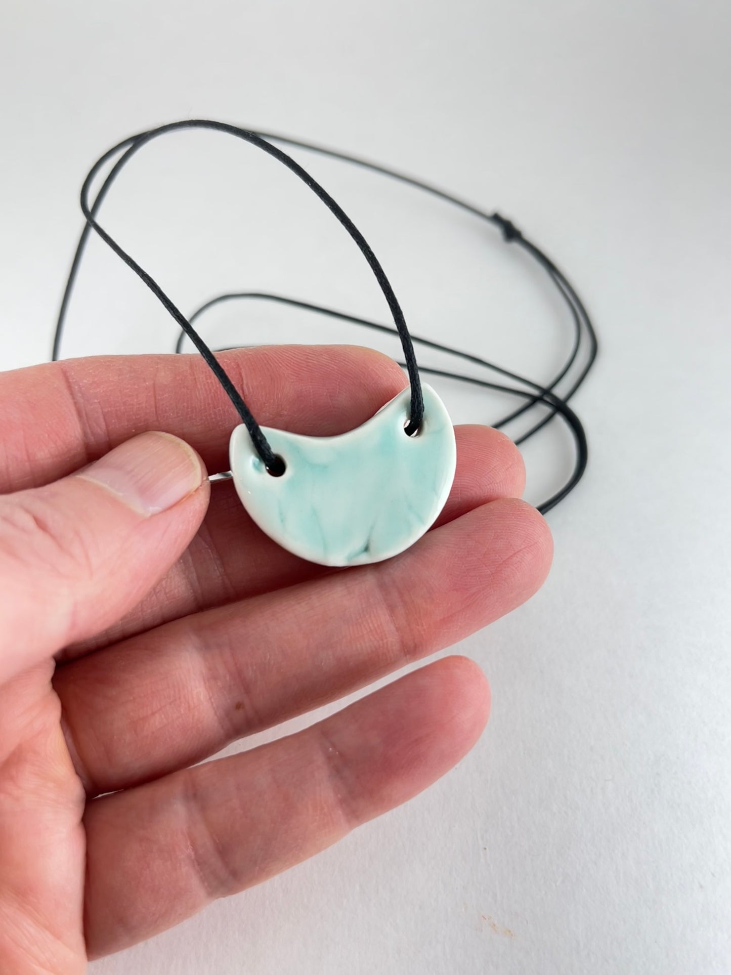 Porcelain necklace 033