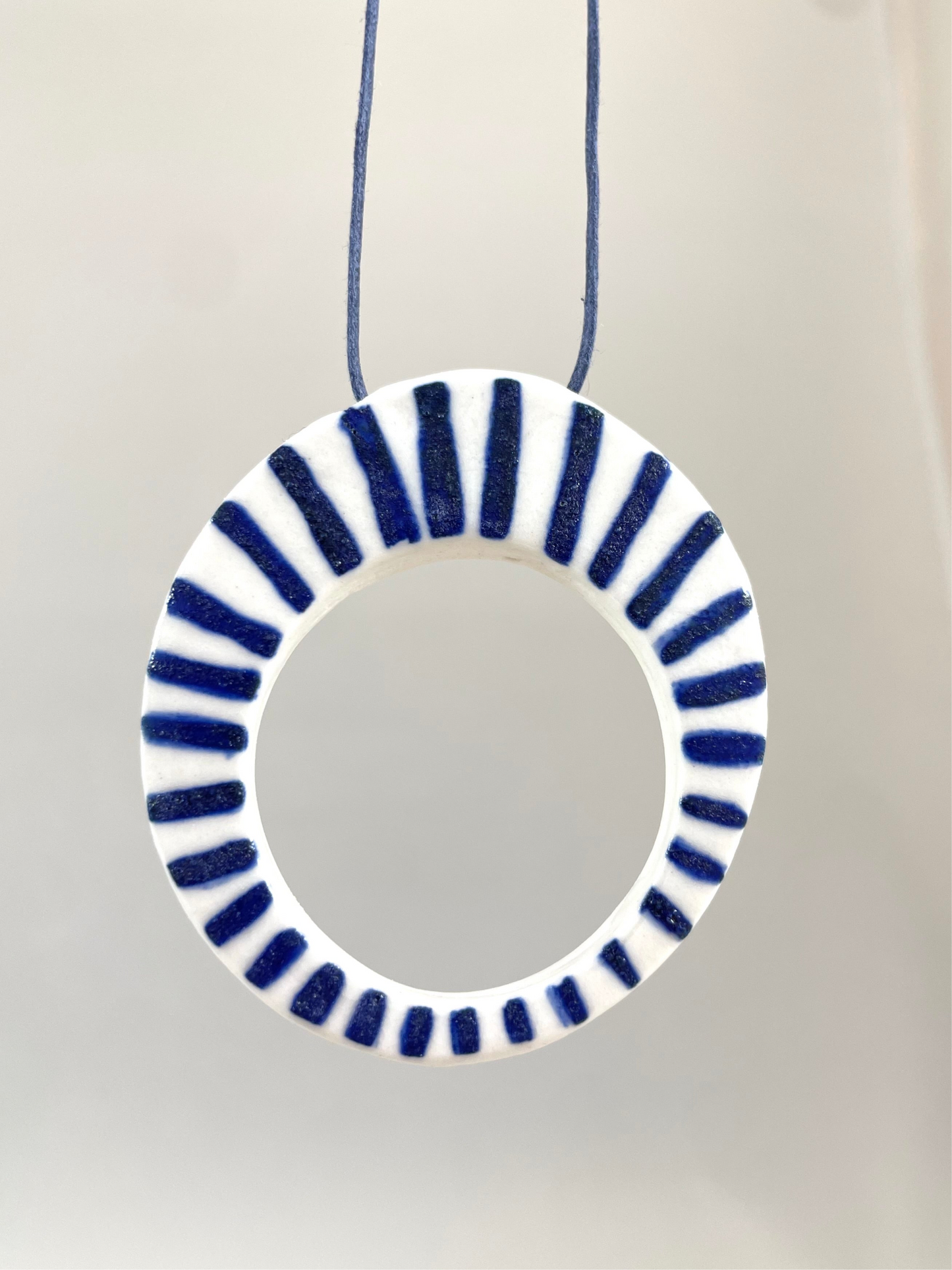 Porcelain necklace 016