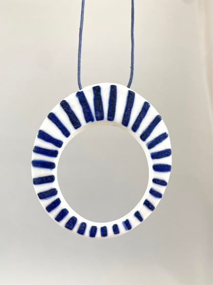 Porcelain necklace 016