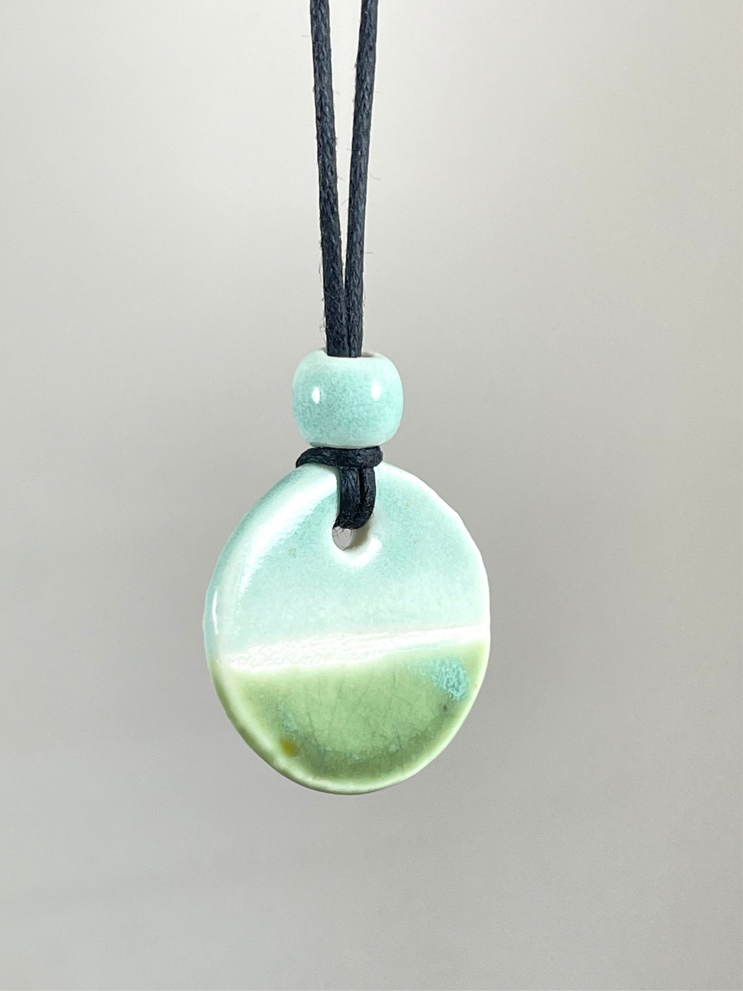 Porcelain necklace 017