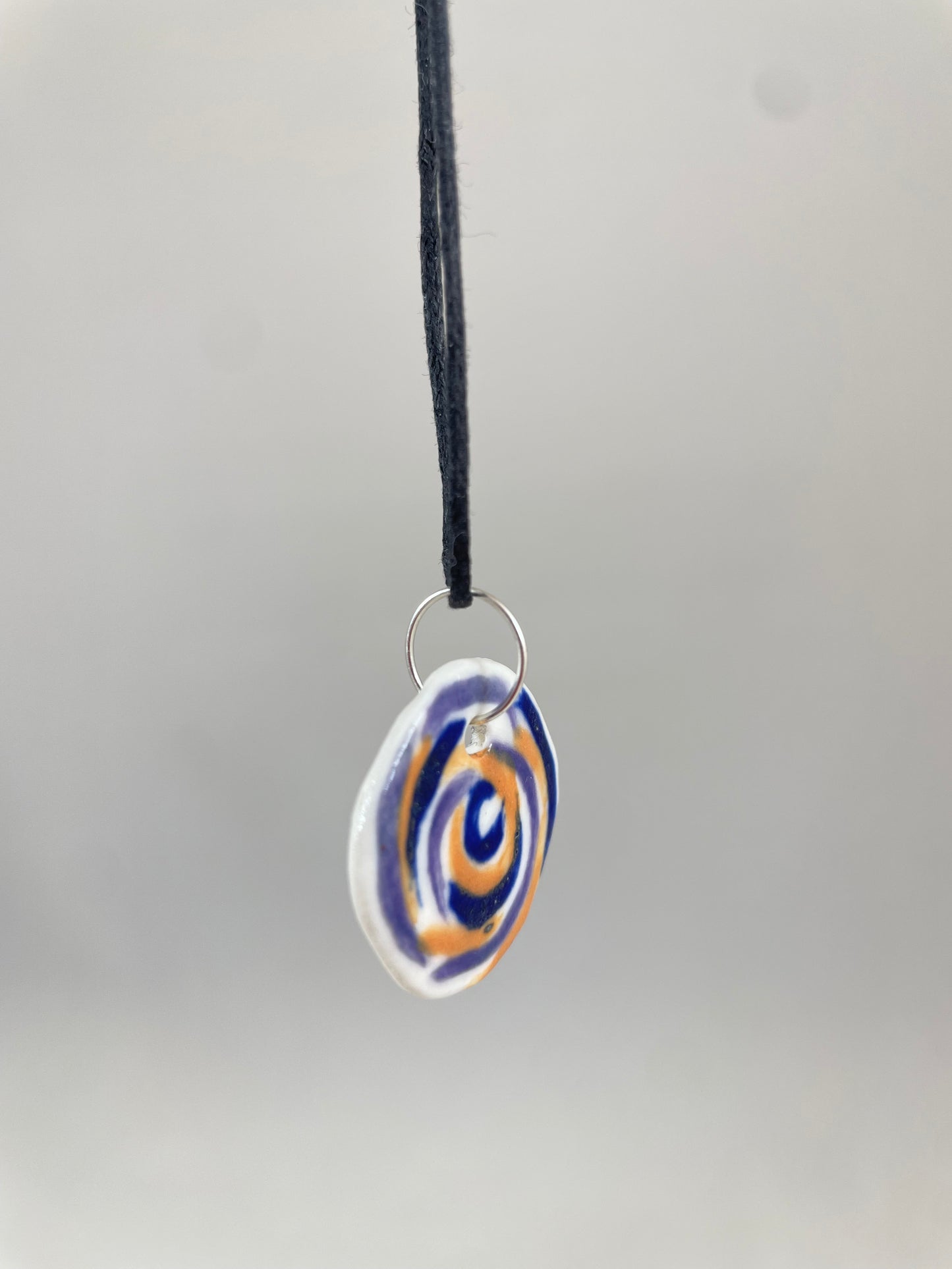 Porcelain necklace 012