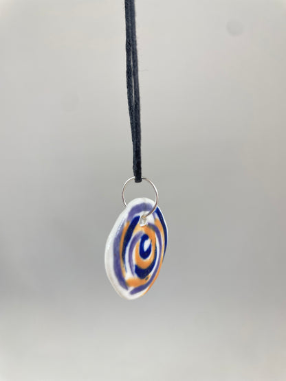 Porcelain necklace 012