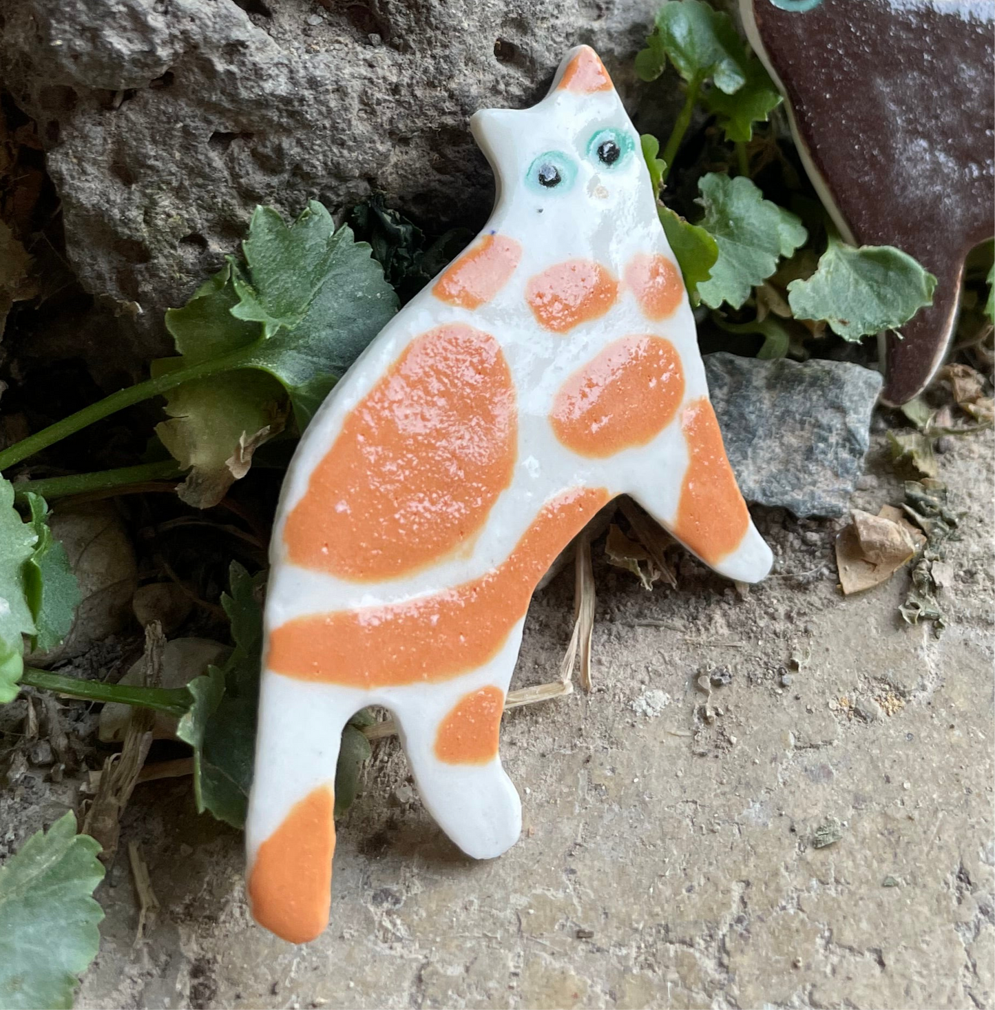 Porcelain brooch 005 - orange cat