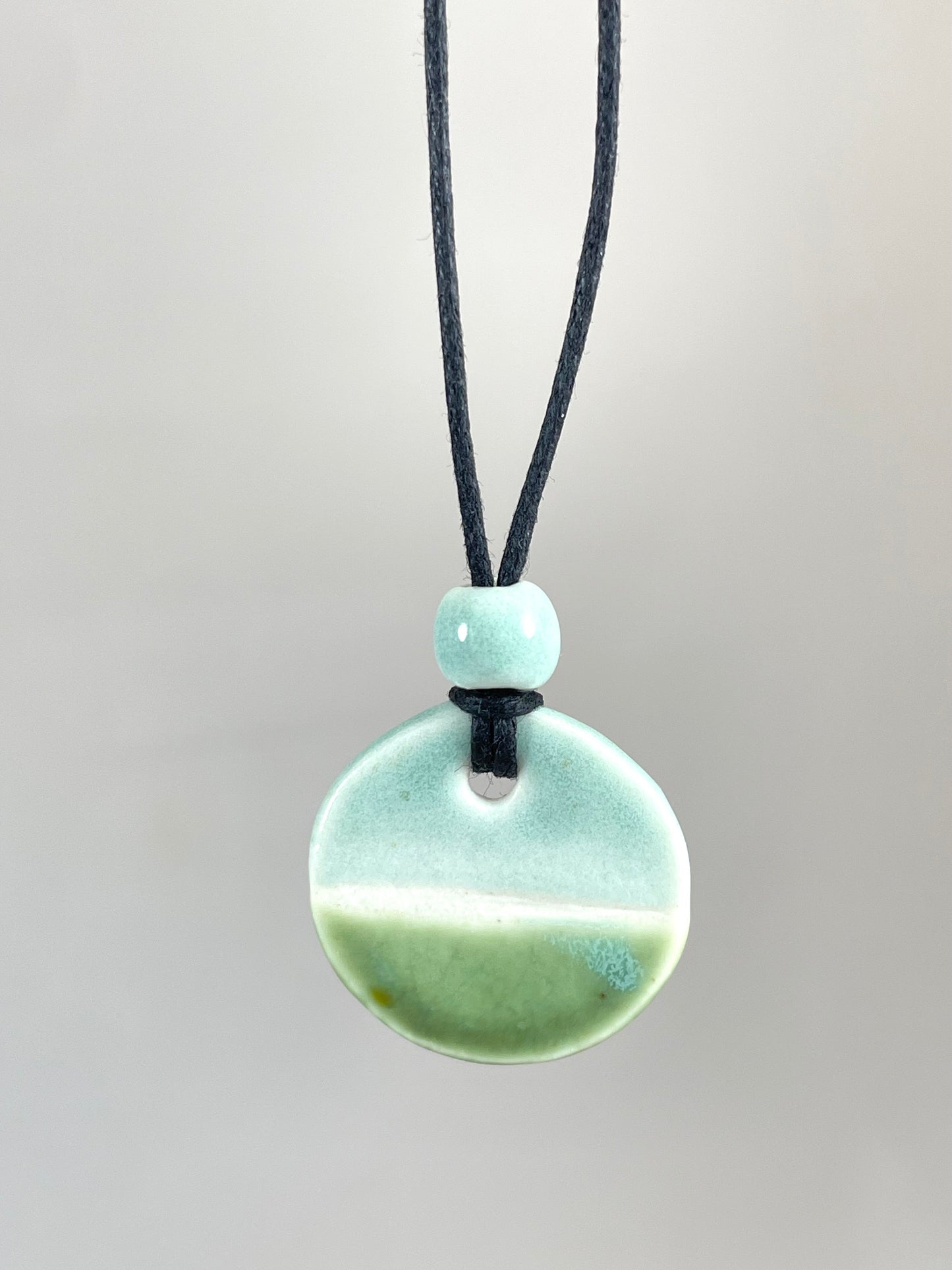 Porcelain necklace 017
