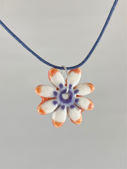 Porcelain necklace 010