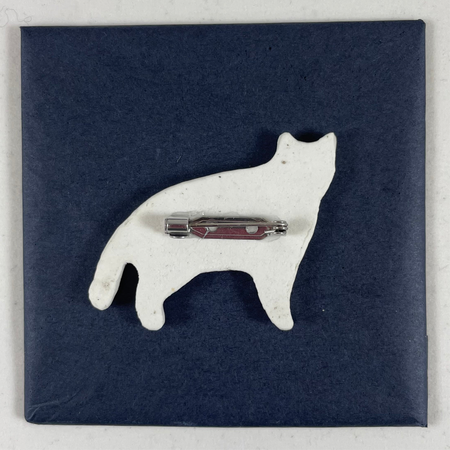 Porcelain brooch 001 - orange cat