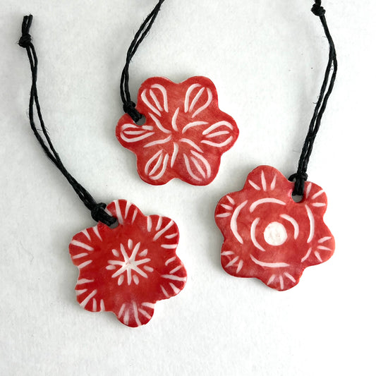 Porcelain decorations various - small