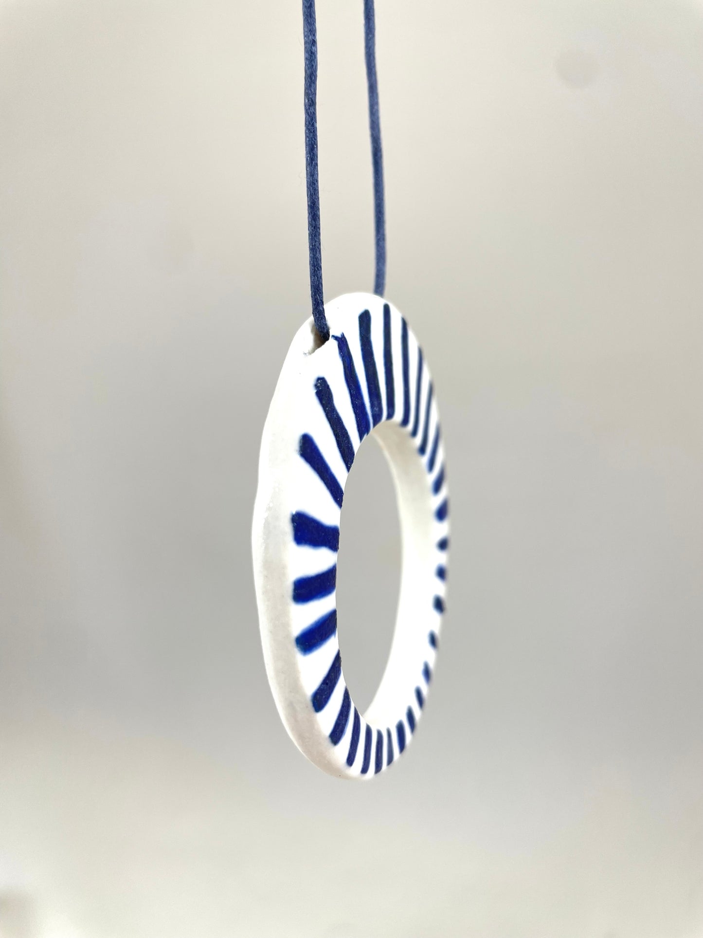 Porcelain necklace 016