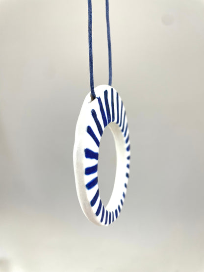 Porcelain necklace 016