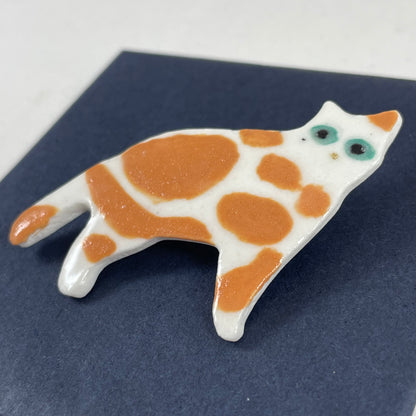 Porcelain brooch 005 - orange cat