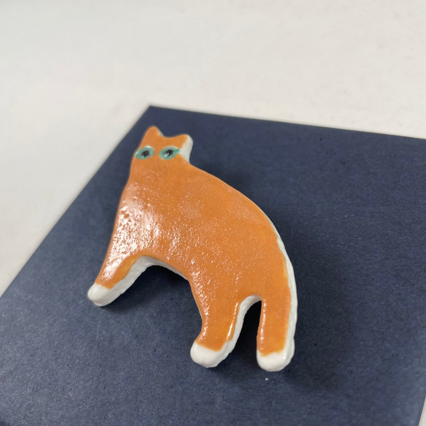 Porcelain brooch 001 - orange cat