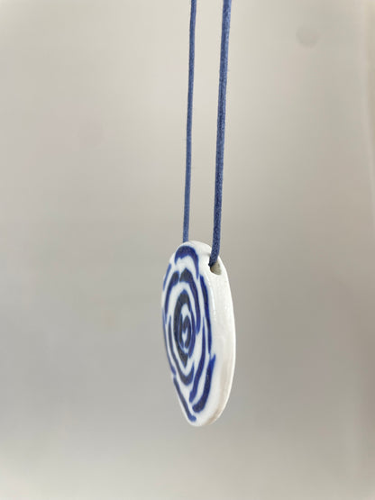 Porcelain necklace 015