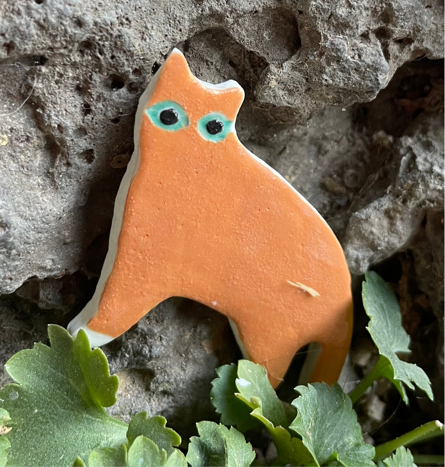 Porcelain brooch 001 - orange cat