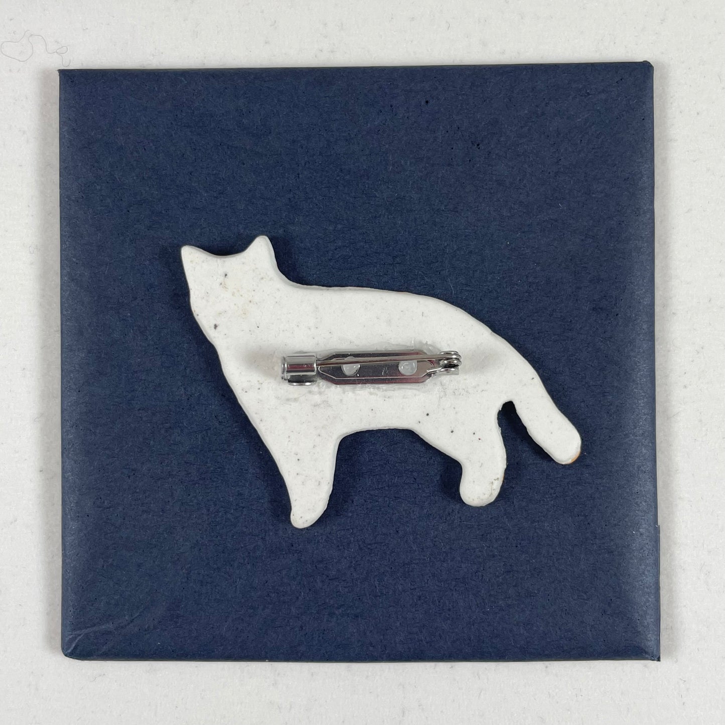 Porcelain brooch 006 - orange cat