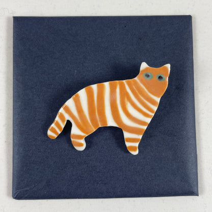 Porcelain brooch 006 - orange cat