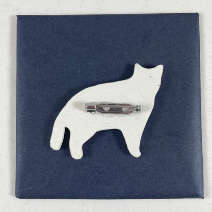 Porcelain brooch 003 - white cat