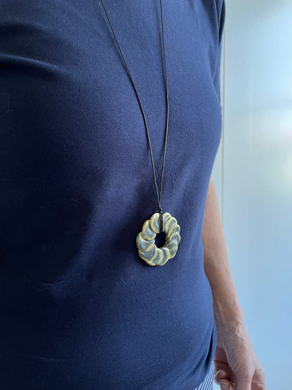 Sample necklace 010