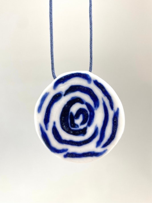 Porcelain necklace 015