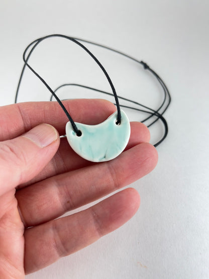 Porcelain necklace 033
