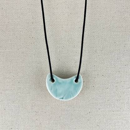 Porcelain necklace 033