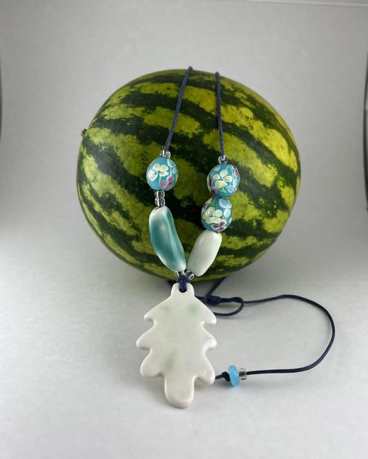Porcelain necklace 039