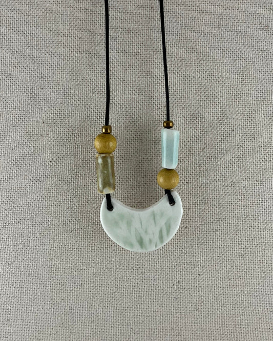 Porcelain necklace 040